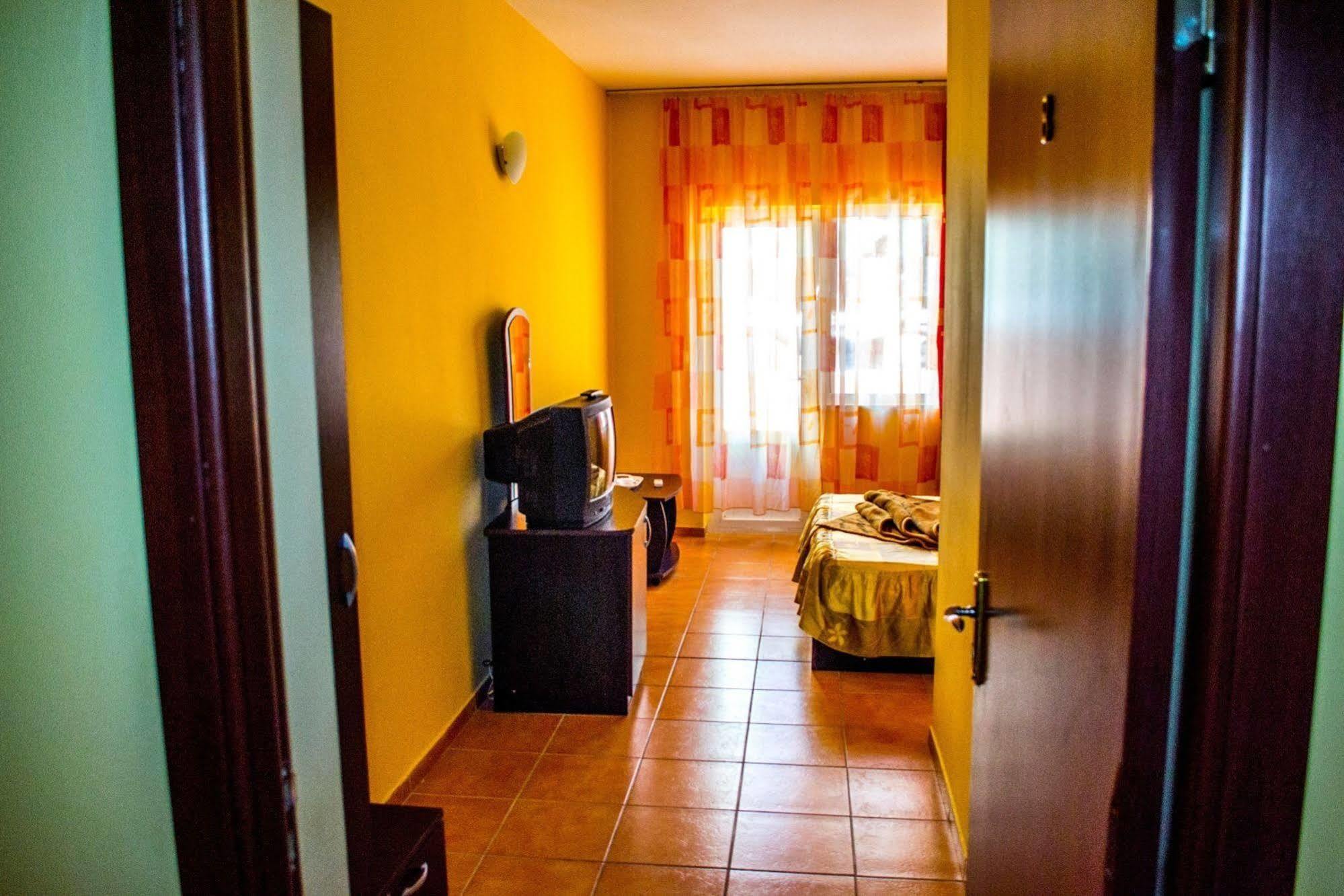 Vila Luminita Hotel Mamaia Buitenkant foto